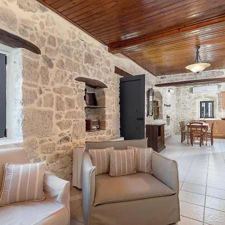 Sivaszen Luxury Villa, With Heated Pool & Whirlpool, By Thinkvilla Villa