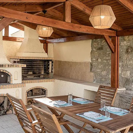 Sivaszen Luxury Villa, With Heated Pool & Whirlpool, By Thinkvilla Villa