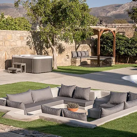 Villa Sivaszen Luxury Villa, With Heated Pool & Whirlpool, By Thinkvilla Sívas